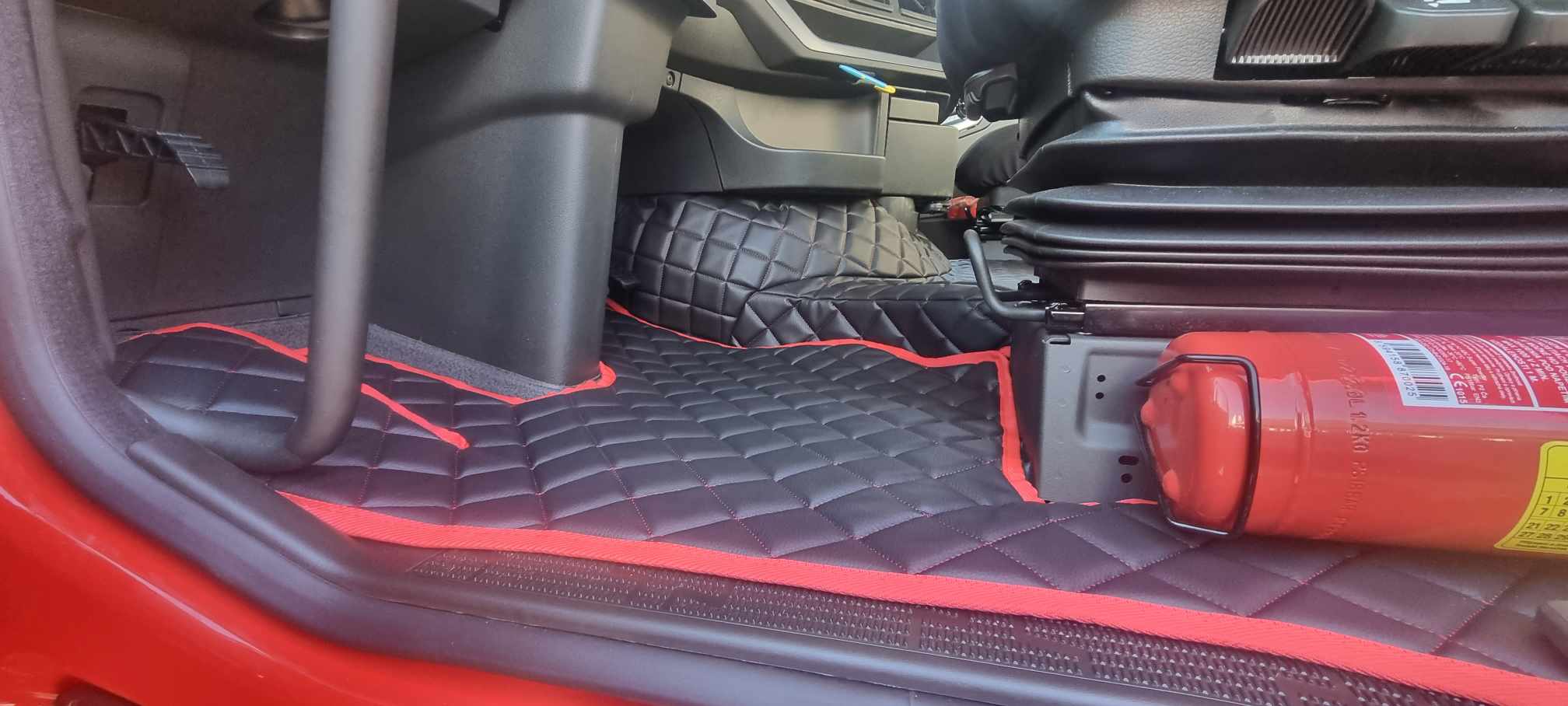 AUTOKOBERCE KOŽENÉ KONFIGURÁTOR