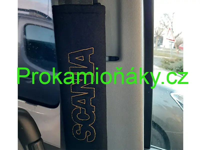 Návlek na bezp. pásy černý s výšivkou